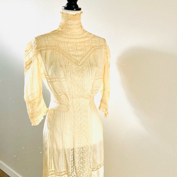 Antique Circa 1910 Lace Gown Vintage Elegant Cream Lace Dress Victorian - Picture 7 of 11